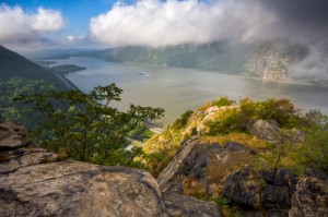 View from the Breakneck Ridge Trail. https://cdn-files.apstatic.com/hike/